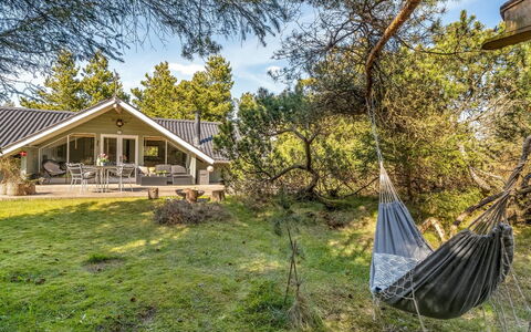 Ejla - 600M from the Sea: Hjem, Sommerhus, Land Lot, Landdistrikt, Estate, Stuehus, Skygge, Landscaping, Have, Sidespor