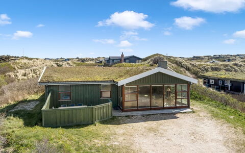 Jobst - 150M from the Sea: Græs, Hus, Tag, Sommerhus, Hjem, Busk, Stuehus, Land Lot, Landdistrikt