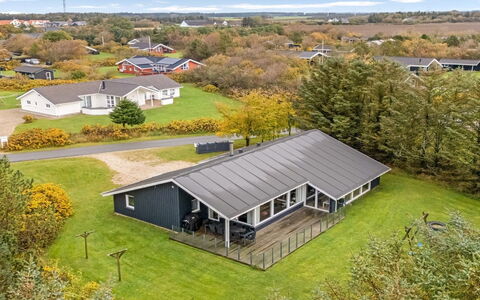 Franke - 1.1Km from the Sea: Loft, Gulvbelægning, Indretning, Etage, Kompositmateriale, Møbel, Udvej, Hotel, Design, Dagslys