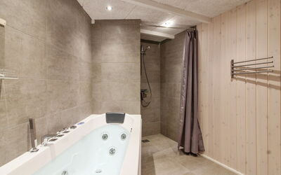 Franke - 1.1Km from the Sea