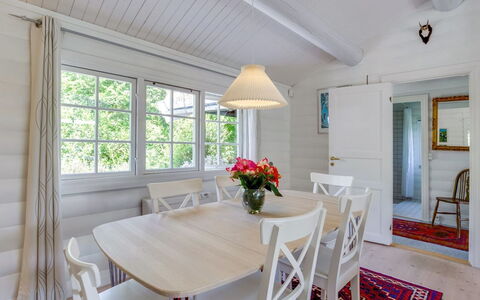 Ottil - 1Km from the Sea: Træ, Hus, Sommerhus, Hjem, Tag, Landdistrikt, Sidespor, Bjælkehytte, Garden Bygninger, Hårdttræ
