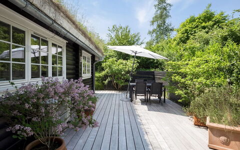 Ottil - 1Km from the Sea: Træ, Hus, Sommerhus, Hjem, Tag, Landdistrikt, Sidespor, Bjælkehytte, Garden Bygninger, Hårdttræ