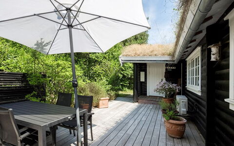 Ottil - 1Km from the Sea: Træ, Hus, Sommerhus, Hjem, Tag, Landdistrikt, Sidespor, Bjælkehytte, Garden Bygninger, Hårdttræ
