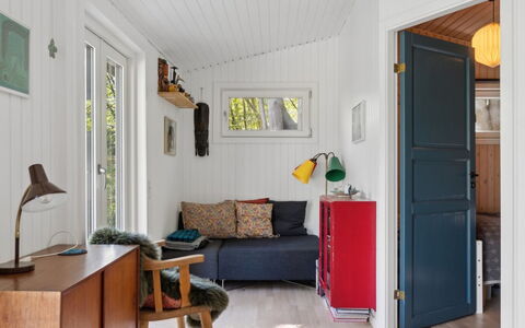 Sarah - 500M from the Sea: Hjem, Sommerhus, Sidespor, Hårdttræ, Skygge, Planke, Design, Estate, Veranda, Dæk