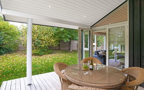 Follerich - 250M from the Sea: Tag, Land Lot, Sommerhus, Hjem, Landdistrikt, Skur, Sidespor, Garden Bygninger, Bjælkehytte, Hytte