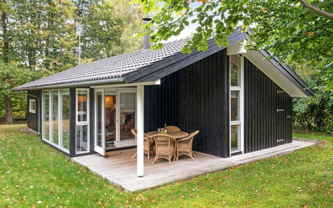 Follerich - 250M from the Sea: Tag, Land Lot, Sommerhus, Hjem, Landdistrikt, Skur, Sidespor, Garden Bygninger, Bjælkehytte, Hytte