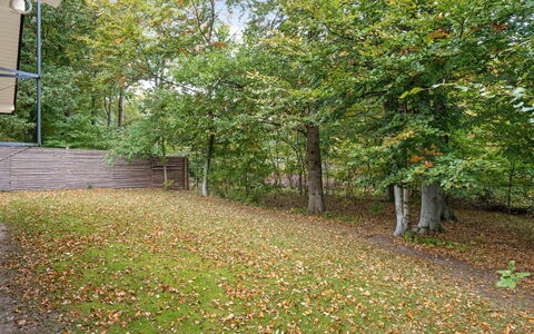 Follerich - 250M from the Sea: Tag, Land Lot, Sommerhus, Hjem, Landdistrikt, Skur, Sidespor, Garden Bygninger, Bjælkehytte, Hytte