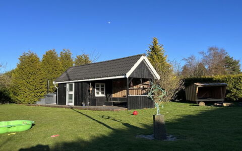 Annegret - 250M from the Sea: Græs, Hus, Tag, Sommerhus, Hjem, Busk, Stuehus, Land Lot, Landdistrikt