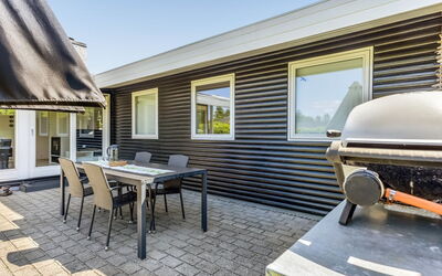 Allaine - 500M from the Sea