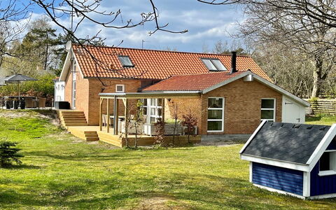 Marjukka - 10M from the Sea: Hus, Sommerhus, Hjem, Stuehus, Have, Lawn, Backyard, Gård, Garden Bygninger, Estate