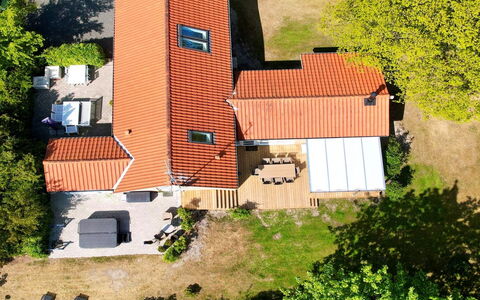 Marjukka - 10M from the Sea: Busk, Urban Design, Bunddække, Mursten, Lejlighed, Estate, Murværk, Altan, Landscaping