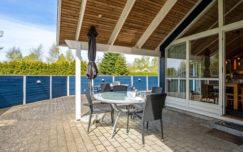 Alger - 800M from the Sea: Veranda, Hjem, Dør, Sommerhus, Dæk, Skygge, Estate, Hårdttræ, Stol, Sidespor