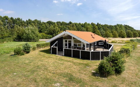 Swanhild - 900M from the Sea: Træ, Hus, Sommerhus, Hjem, Tag, Landdistrikt, Sidespor, Bjælkehytte, Garden Bygninger, Hårdttræ