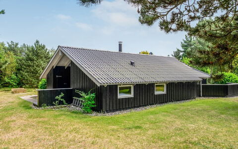 Joakim - 350M from the Sea: Svømmepøl, Udendørs Møbler, Møbel, Udvej, Flise, Eco Hotel, Skygge, Stol, Fritid, Estate