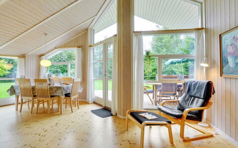Lyra - 800M from the Sea: Græs, Hus, Tag, Hjem, Sommerhus, Busk, Land Lot, Landdistrikt, Stuehus, Bunddække