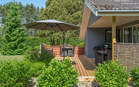 Filippa - 900M from the Sea: Tag, Sommerhus, Hjem, Skygge, Sidespor, Stuehus, Veranda, Udendørs Struktur, Garden Bygninger