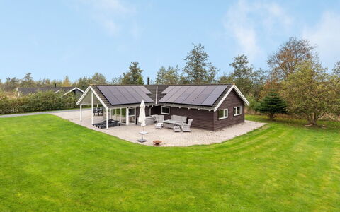 Enid - 700M from the Sea: Hus, Tag, Hjem, Sommerhus, Estate, Lawn, Stuehus, Have, Gård, Landscaping
