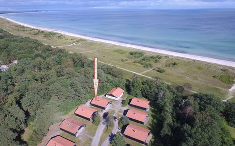 Bergit - 55M from the Sea: Træ, Tag, Hjem, Hus, Arkitektur, Sidespor, Land Lot, Sommerhus, Skur, Garden Bygninger