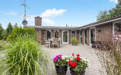 Sessa - 800M from the Sea: Hus, Hjem, Tag, Sommerhus, Land Lot, Estate, Stuehus, Landsby, Farm