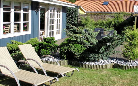 Nitis - 200M from the Sea: Hus, Hjem, Tag, Sommerhus, Land Lot, Estate, Stuehus, Landsby, Farm