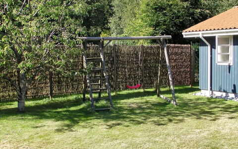 Nitis - 200M from the Sea: Træ, Hus, Sommerhus, Hjem, Tag, Landdistrikt, Sidespor, Bjælkehytte, Garden Bygninger, Hårdttræ