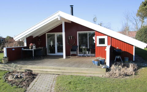 Akari - 400M from the Sea: Hus, Hjem, Tag, Boligområde, Sommerhus, Estate, Stuehus, Lawn, Landscaping, Sidespor