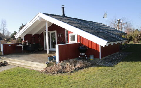 Akari - 400M from the Sea: Hus, Hjem, Tag, Boligområde, Sommerhus, Estate, Stuehus, Lawn, Landscaping, Sidespor