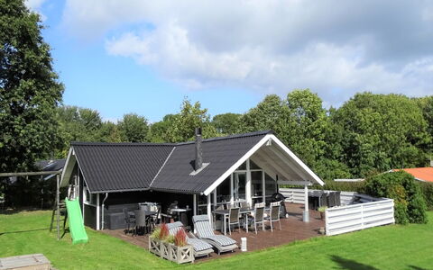 Aulis - 230M from the Sea: Plantesamfund, Sollys, Urteagtig Plante, Have, Plantation, Landbrug, Farm