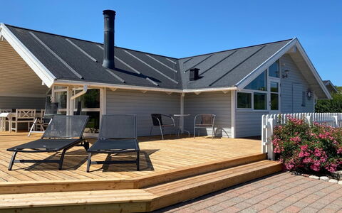 Odin - 200M from the Sea: Tag, Land Lot, Sommerhus, Hjem, Landdistrikt, Skur, Sidespor, Garden Bygninger, Bjælkehytte, Hytte