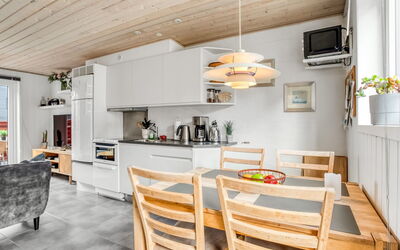 Alissa - 400M from the Sea