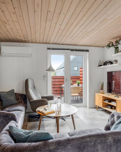 Alissa - 400M from the Sea