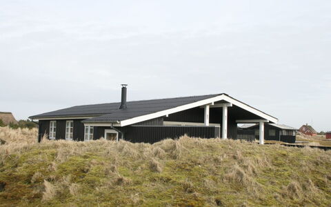 Eikka - 600M from the Sea: Busk, Urban Design, Bunddække, Mursten, Lejlighed, Estate, Murværk, Altan, Landscaping