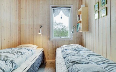 Patrice - 2Km from the Sea: Møbel, Indretning, Stol, Gulvbelægning, Bord, Udvej, Etage, Loft, Værelse, Eco Hotel