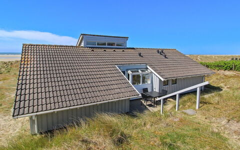 Wikar - 50M from the Sea: Arkitektur, Tag, Hjem, Kompositmateriale, Dagslys, Sidespor, Indkørsel