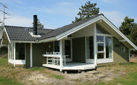 Klint - 1.7Km from the Sea: Tag, Hus, Land Lot, Hjem, Sommerhus, Estate, Garden Bygninger, Skygge, Bjælkehytte, Landscaping