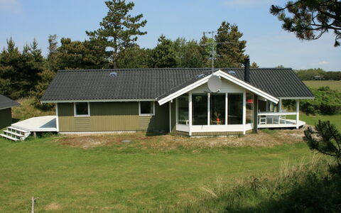 Klint - 1.7Km from the Sea: Tag, Hus, Land Lot, Hjem, Sommerhus, Estate, Garden Bygninger, Skygge, Bjælkehytte, Landscaping