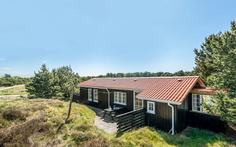 Neija - 800M from the Sea: Græs, Hus, Tag, Hjem, Sommerhus, Busk, Land Lot, Landdistrikt, Stuehus, Bunddække
