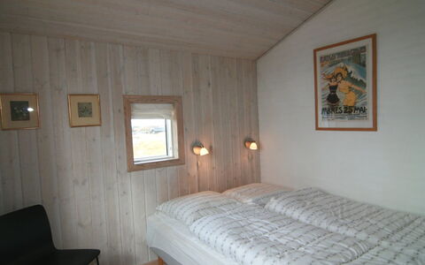 Benja - 200M from the Sea: Træ, Loft, Etage, Gulvbelægning, Indretning, Soveværelse, Sengetøj, Seng, Sengetøj, Bed Frame