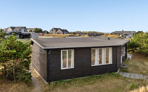 Jules - 300M from the Sea: Tag, Land Lot, Sommerhus, Hjem, Landdistrikt, Skur, Sidespor, Garden Bygninger, Bjælkehytte, Hytte