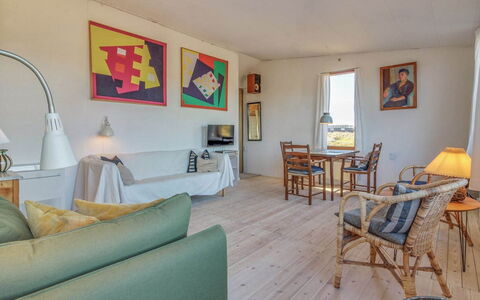 Jules - 300M from the Sea: Tag, Land Lot, Sommerhus, Hjem, Landdistrikt, Skur, Sidespor, Garden Bygninger, Bjælkehytte, Hytte