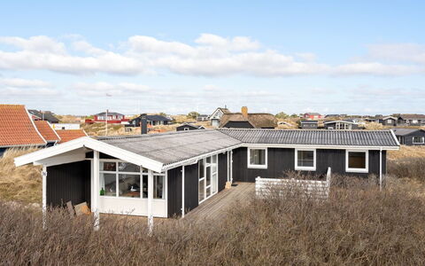 Faxi - 100M from the Sea: Busk, Urban Design, Bunddække, Mursten, Lejlighed, Estate, Murværk, Altan, Landscaping