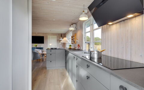 Urcu - 475M from the Sea: Møbel, Indretning, Stol, Gulvbelægning, Bord, Udvej, Etage, Loft, Værelse, Eco Hotel
