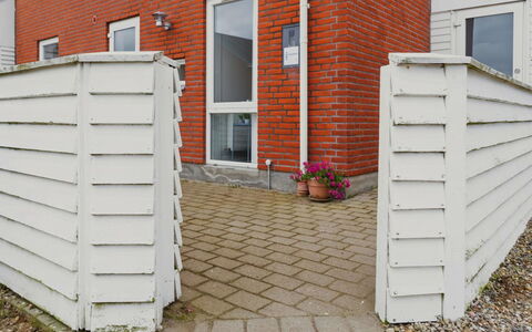 Akim - 2Km from the Sea: Svømmepøl, Ferieby