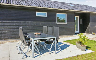 Anuk - 2.3Km from the Sea