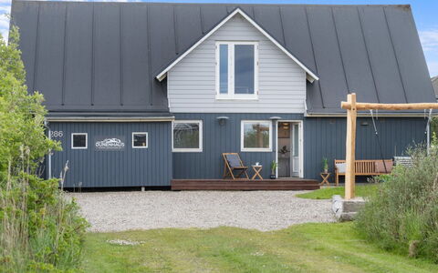 Taio - 500M from the Sea: Estate, Farm