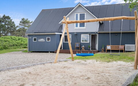 Taio - 500M from the Sea: Estate, Farm