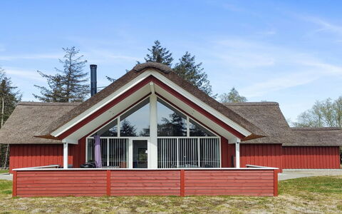 Lima - 3.5Km from the Sea: Tag, Hus, Land Lot, Hjem, Sommerhus, Estate, Garden Bygninger, Skygge, Bjælkehytte, Landscaping