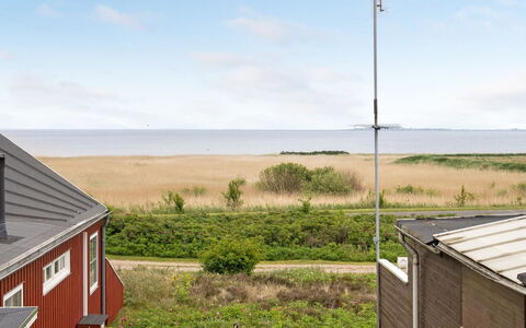 Eevke: Møbel, Indretning, Stol, Gulvbelægning, Bord, Udvej, Etage, Loft, Værelse, Eco Hotel