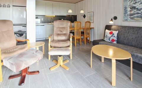 Gertruda - 2.3Km from the Sea: Møbel, Træ, Gulvbelægning, Indretning, Etage, Loft, Værelse, Bord, Stue, Stol