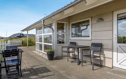 Gudmar - 500M from the Sea: Estate, Farm